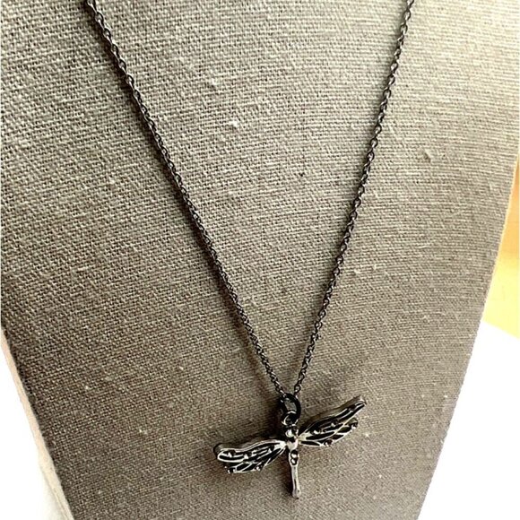 Silver Tone Dragonfly Pendant Necklace With Rhinestones    M75 - Picture 5 of 8
